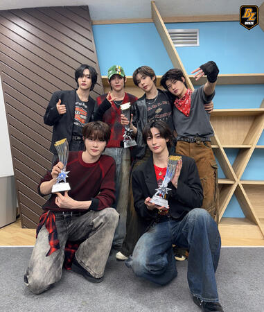 Artist of The Year / Best Trend Leader / The Most Prime Group