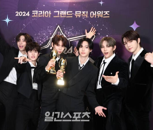 Best Song / Rookie Group of The Year / Best Group